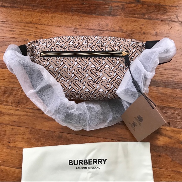 NWT Burberry Crossbody Bag - Picture 2 of 6